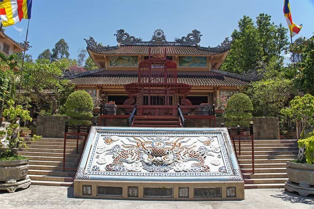 Пагода Лонг Шон Нячанг